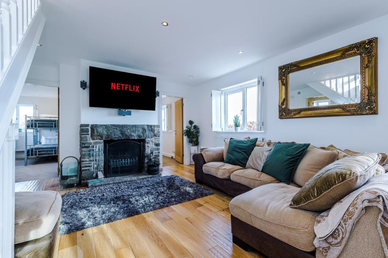 "Woodlands" By Greenstay Serviced Accommodation - Luxury 3 Bed Cottage In North Wales With Stunning Countryside Views & Parking - Close To Glan Clwyd Hospital - The Perfect Choice For Contractors, Business Travellers, Families And Groups Bodelwyddan Eksteriør bilde