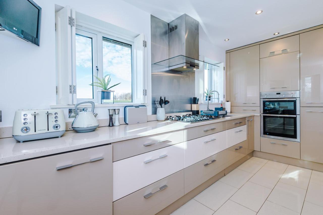 "Woodlands" By Greenstay Serviced Accommodation - Luxury 3 Bed Cottage In North Wales With Stunning Countryside Views & Parking - Close To Glan Clwyd Hospital - The Perfect Choice For Contractors, Business Travellers, Families And Groups Bodelwyddan Eksteriør bilde