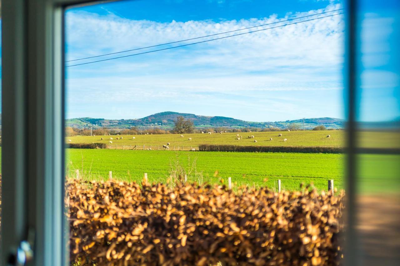 "Woodlands" By Greenstay Serviced Accommodation - Luxury 3 Bed Cottage In North Wales With Stunning Countryside Views & Parking - Close To Glan Clwyd Hospital - The Perfect Choice For Contractors, Business Travellers, Families And Groups Bodelwyddan Eksteriør bilde