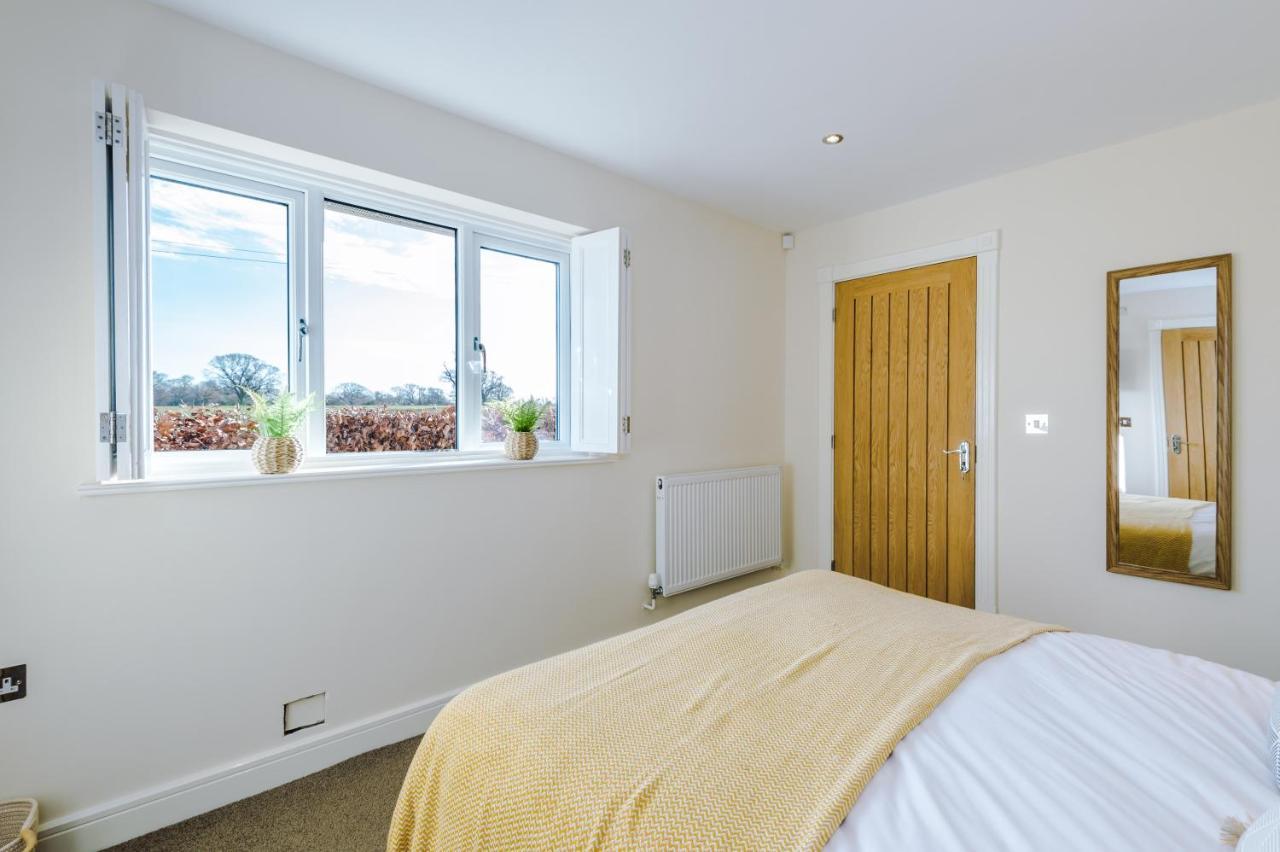 "Woodlands" By Greenstay Serviced Accommodation - Luxury 3 Bed Cottage In North Wales With Stunning Countryside Views & Parking - Close To Glan Clwyd Hospital - The Perfect Choice For Contractors, Business Travellers, Families And Groups Bodelwyddan Eksteriør bilde