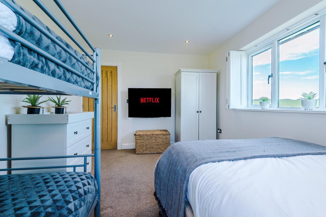 "Woodlands" By Greenstay Serviced Accommodation - Luxury 3 Bed Cottage In North Wales With Stunning Countryside Views & Parking - Close To Glan Clwyd Hospital - The Perfect Choice For Contractors, Business Travellers, Families And Groups Bodelwyddan Eksteriør bilde