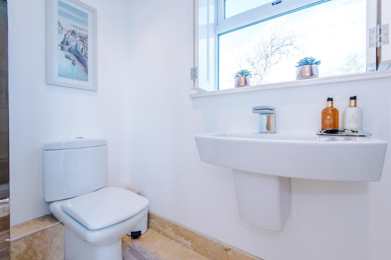 "Woodlands" By Greenstay Serviced Accommodation - Luxury 3 Bed Cottage In North Wales With Stunning Countryside Views & Parking - Close To Glan Clwyd Hospital - The Perfect Choice For Contractors, Business Travellers, Families And Groups Bodelwyddan Eksteriør bilde