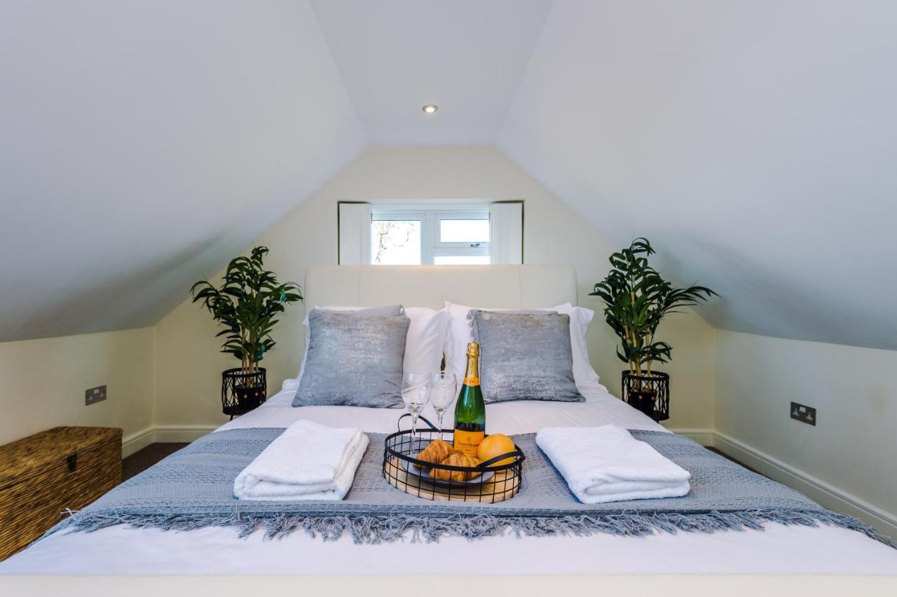 "Woodlands" By Greenstay Serviced Accommodation - Luxury 3 Bed Cottage In North Wales With Stunning Countryside Views & Parking - Close To Glan Clwyd Hospital - The Perfect Choice For Contractors, Business Travellers, Families And Groups Bodelwyddan Eksteriør bilde